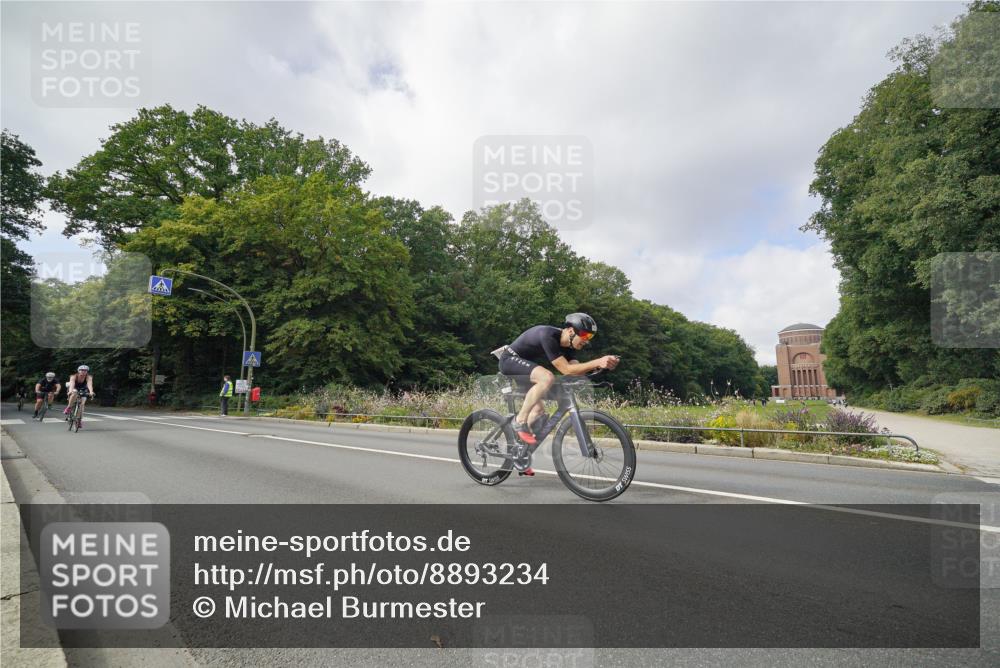 14.09.2025 - Stadtparktriathlon Michael Burmester http://msf.ph/oto/8893234 14.09.2025 11:42:46 Radfahren 824, 926, 990, 1000, 1005, 1017, 1072, 1075, 1094, 1103, 1113 meine-sportfotos.de