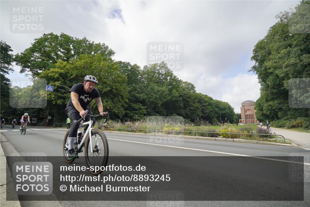 14.09.2025 - Stadtparktriathlon Michael Burmester http://msf.ph/oto/8893245 14.09.2025 11:42:59 Radfahren 789, 824, 941, 976, 990, 1008, 1029, 1055, 1057, 1119 meine-sportfotos.de