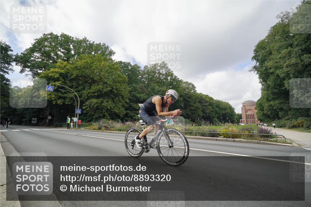 14.09.2025 - Stadtparktriathlon Michael Burmester http://msf.ph/oto/8893320 14.09.2025 11:46:13 Radfahren 1046, 1067, 1096, 1099 meine-sportfotos.de