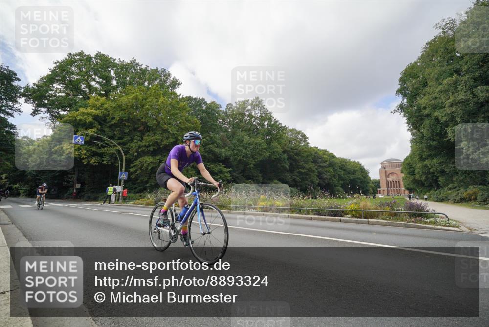 14.09.2025 - Stadtparktriathlon Michael Burmester http://msf.ph/oto/8893324 14.09.2025 11:46:24 Radfahren 943, 1046, 1062, 1065, 1086 meine-sportfotos.de