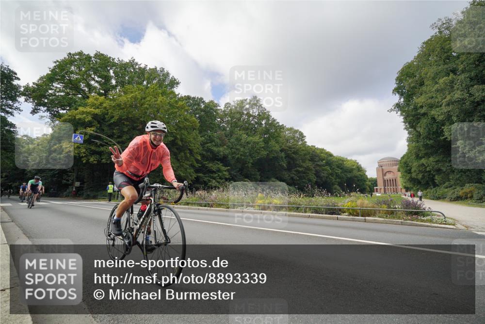 14.09.2025 - Stadtparktriathlon Michael Burmester http://msf.ph/oto/8893339 14.09.2025 11:47:02 Radfahren 937, 940, 955, 1060, 1069, 1073, 1110, 1120 meine-sportfotos.de
