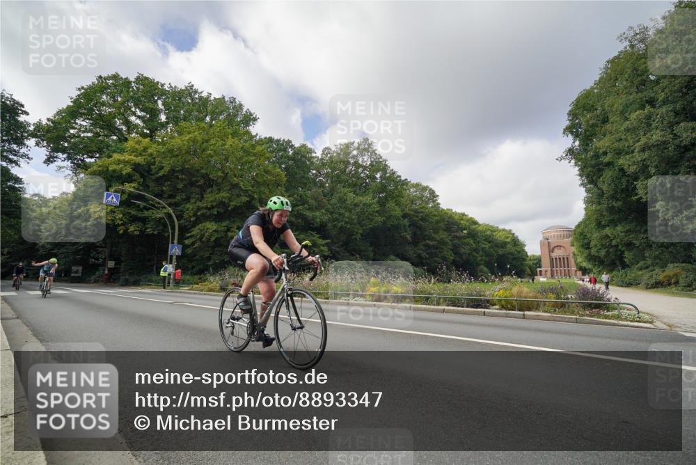 14.09.2025 - Stadtparktriathlon Michael Burmester http://msf.ph/oto/8893347 14.09.2025 11:47:08 Radfahren 937, 940, 998, 1060, 1069, 1073, 1091, 1110, 1120 meine-sportfotos.de