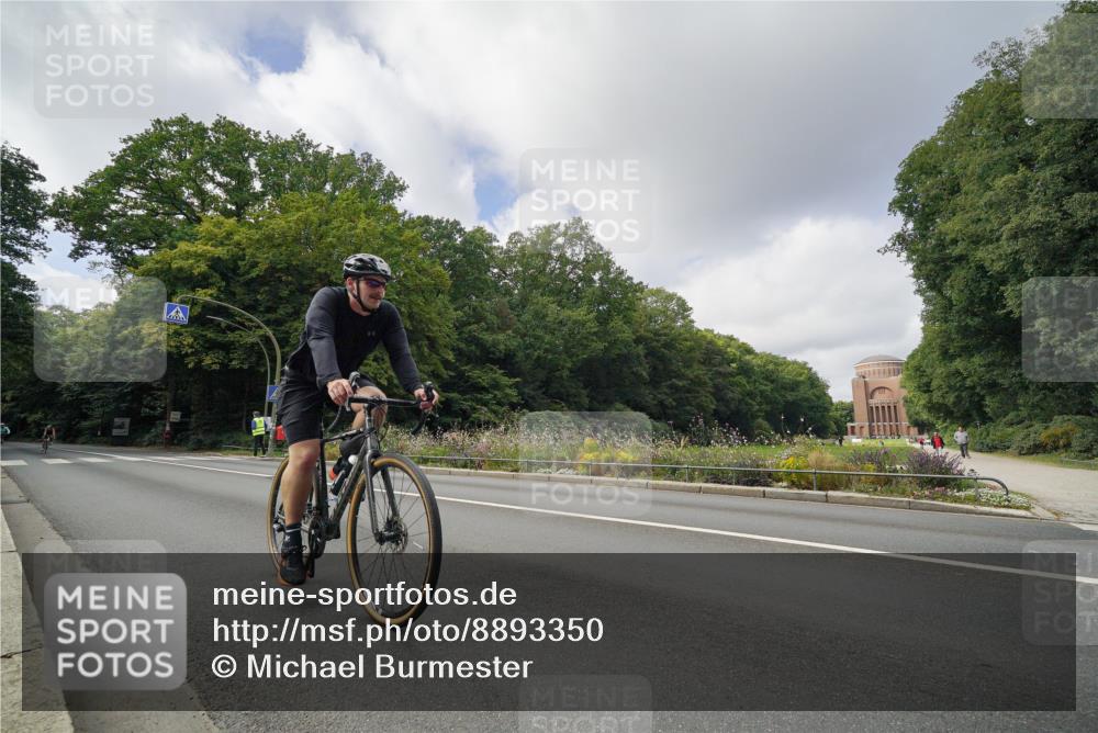 14.09.2025 - Stadtparktriathlon Michael Burmester http://msf.ph/oto/8893350 14.09.2025 11:47:12 Radfahren 937, 998, 1016, 1060, 1073, 1091 meine-sportfotos.de