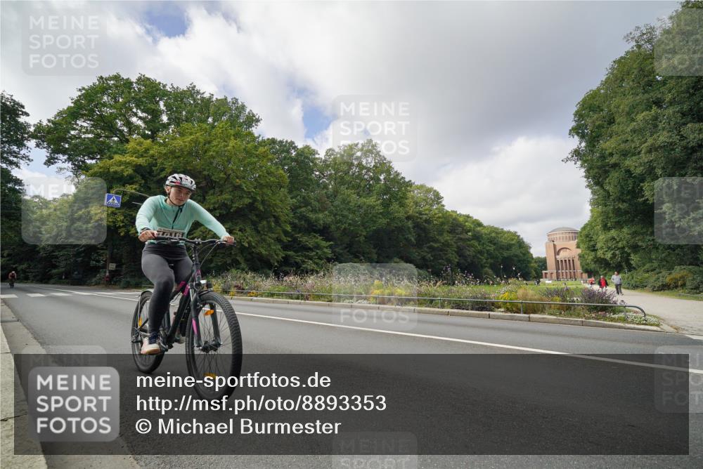 14.09.2025 - Stadtparktriathlon Michael Burmester http://msf.ph/oto/8893353 14.09.2025 11:47:17 Radfahren 998, 1016, 1036, 1091, 1095 meine-sportfotos.de