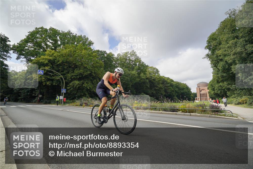 14.09.2025 - Stadtparktriathlon Michael Burmester http://msf.ph/oto/8893354 14.09.2025 11:47:22 Radfahren 1016, 1036, 1095, 1108 meine-sportfotos.de