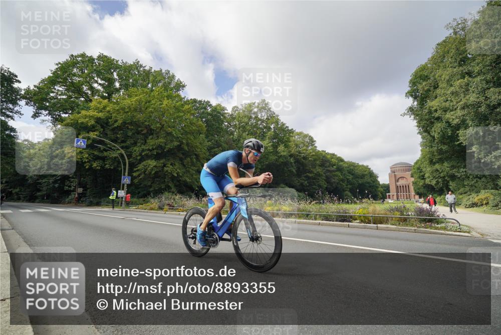 14.09.2025 - Stadtparktriathlon Michael Burmester http://msf.ph/oto/8893355 14.09.2025 11:47:25 Radfahren 1036, 1095, 1108 meine-sportfotos.de