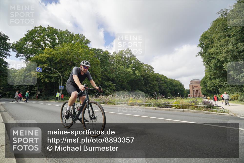 14.09.2025 - Stadtparktriathlon Michael Burmester http://msf.ph/oto/8893357 14.09.2025 11:47:30 Radfahren 1036, 1108 meine-sportfotos.de
