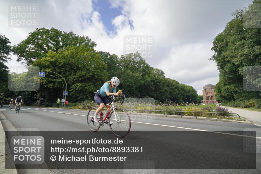 14.09.2025 - Stadtparktriathlon Michael Burmester http://msf.ph/oto/8893381 14.09.2025 11:48:40 Radfahren 950, 951, 992, 1022, 1071 meine-sportfotos.de
