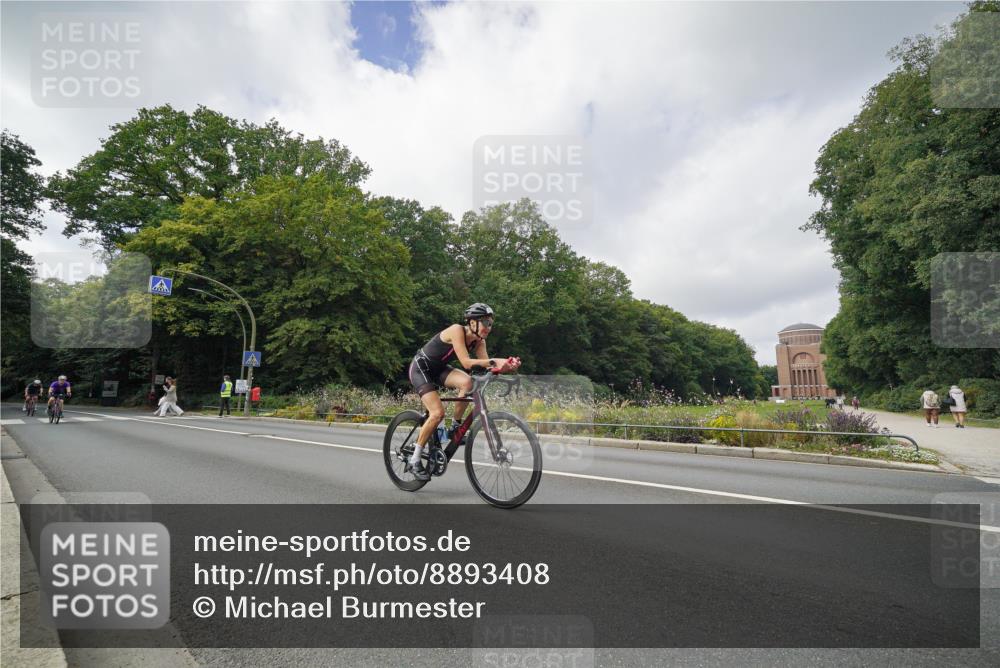 14.09.2025 - Stadtparktriathlon Michael Burmester http://msf.ph/oto/8893408 14.09.2025 11:49:29 Radfahren 930, 948, 972, 1023, 1050 meine-sportfotos.de