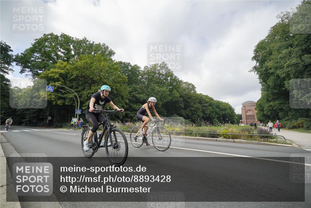 14.09.2025 - Stadtparktriathlon Michael Burmester http://msf.ph/oto/8893428 14.09.2025 11:50:14 Radfahren 934, 935, 958, 969, 978, 1075, 1077 meine-sportfotos.de