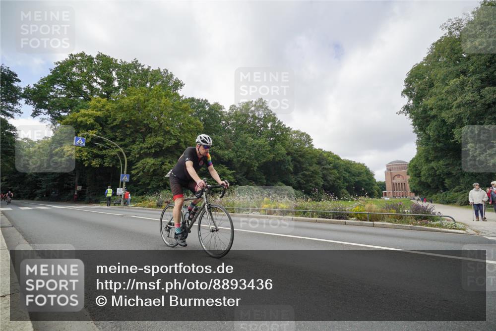 14.09.2025 - Stadtparktriathlon Michael Burmester http://msf.ph/oto/8893436 14.09.2025 11:50:36 Radfahren 941, 970, 990, 1066, 1109 meine-sportfotos.de