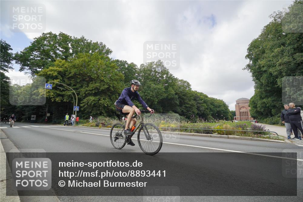 14.09.2025 - Stadtparktriathlon Michael Burmester http://msf.ph/oto/8893441 14.09.2025 11:50:52 Radfahren 936, 980, 1026, 1027, 1029, 1059, 1112 meine-sportfotos.de