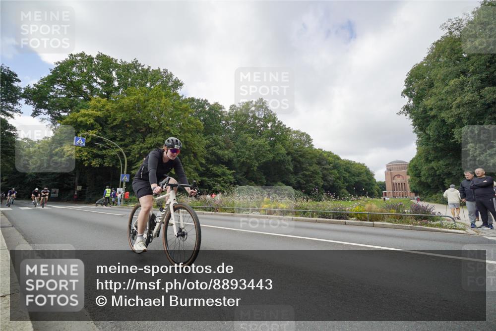 14.09.2025 - Stadtparktriathlon Michael Burmester http://msf.ph/oto/8893443 14.09.2025 11:50:55 Radfahren 936, 980, 1000, 1026, 1027, 1029, 1059, 1112 meine-sportfotos.de