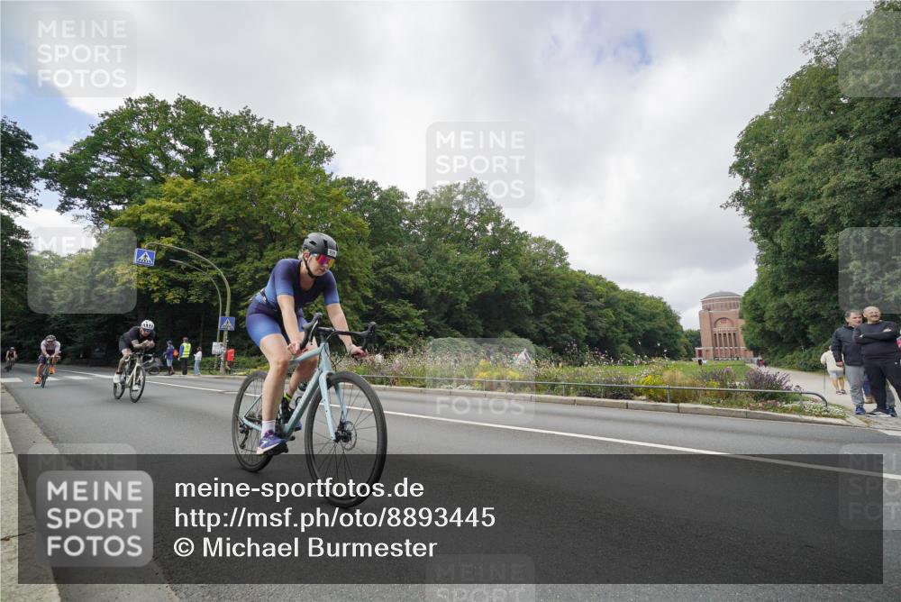 14.09.2025 - Stadtparktriathlon Michael Burmester http://msf.ph/oto/8893445 14.09.2025 11:50:58 Radfahren 926, 936, 980, 1000, 1026, 1027, 1029, 1059, 1112 meine-sportfotos.de