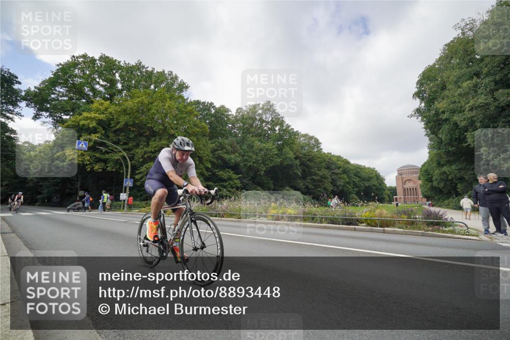 14.09.2025 - Stadtparktriathlon Michael Burmester http://msf.ph/oto/8893448 14.09.2025 11:51:00 Radfahren 926, 936, 980, 1000, 1026, 1027, 1059, 1112 meine-sportfotos.de