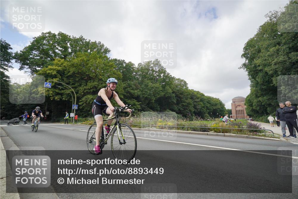 14.09.2025 - Stadtparktriathlon Michael Burmester http://msf.ph/oto/8893449 14.09.2025 11:51:03 Radfahren 926, 936, 1000, 1026, 1027, 1059, 1112 meine-sportfotos.de
