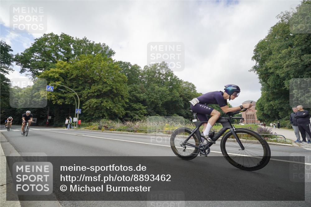 14.09.2025 - Stadtparktriathlon Michael Burmester http://msf.ph/oto/8893462 14.09.2025 11:51:24 Radfahren 962, 976, 994, 1040, 1043, 1057, 1080, 1083 meine-sportfotos.de