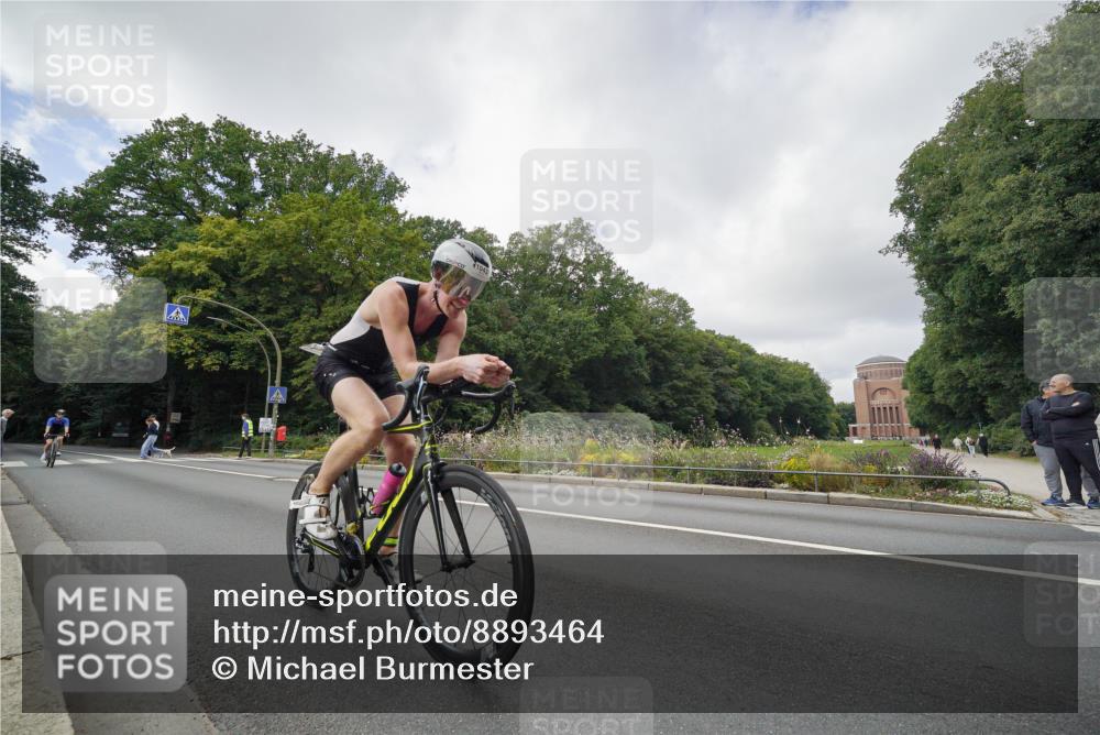 14.09.2025 - Stadtparktriathlon Michael Burmester http://msf.ph/oto/8893464 14.09.2025 11:51:26 Radfahren 976, 994, 1040, 1043, 1057, 1080, 1083 meine-sportfotos.de