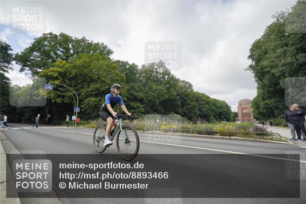 14.09.2025 - Stadtparktriathlon Michael Burmester http://msf.ph/oto/8893466 14.09.2025 11:51:28 Radfahren 994, 1040, 1043, 1057, 1080, 1083 meine-sportfotos.de