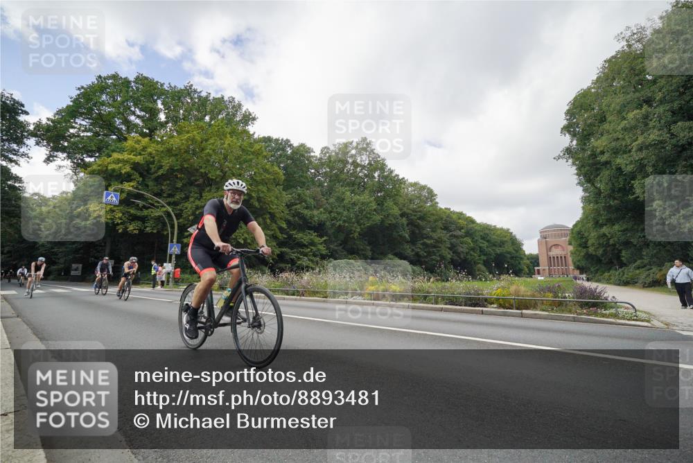 14.09.2025 - Stadtparktriathlon Michael Burmester http://msf.ph/oto/8893481 14.09.2025 11:52:20 Radfahren 925, 932, 982, 989, 1020, 1078, 1094, 1107 meine-sportfotos.de