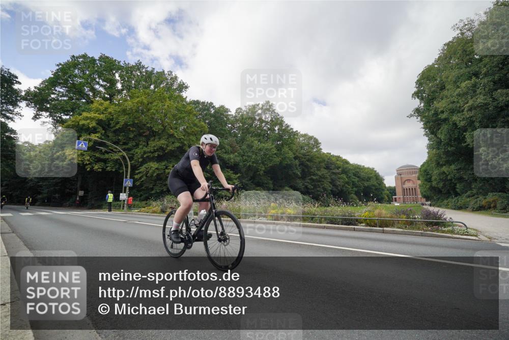 14.09.2025 - Stadtparktriathlon Michael Burmester http://msf.ph/oto/8893488 14.09.2025 11:52:29 Radfahren 982, 989, 1054, 1067, 1107, 1117 meine-sportfotos.de