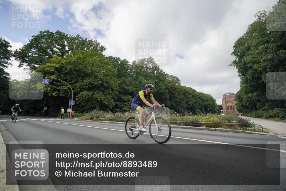 14.09.2025 - Stadtparktriathlon Michael Burmester http://msf.ph/oto/8893489 14.09.2025 11:52:33 Radfahren 938, 982, 1048, 1054, 1067, 1117 meine-sportfotos.de