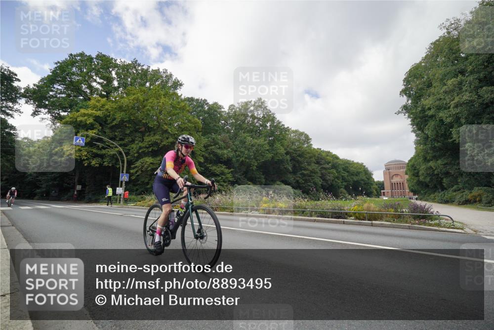 14.09.2025 - Stadtparktriathlon Michael Burmester http://msf.ph/oto/8893495 14.09.2025 11:52:41 Radfahren 938, 1008, 1048, 1067, 1117 meine-sportfotos.de
