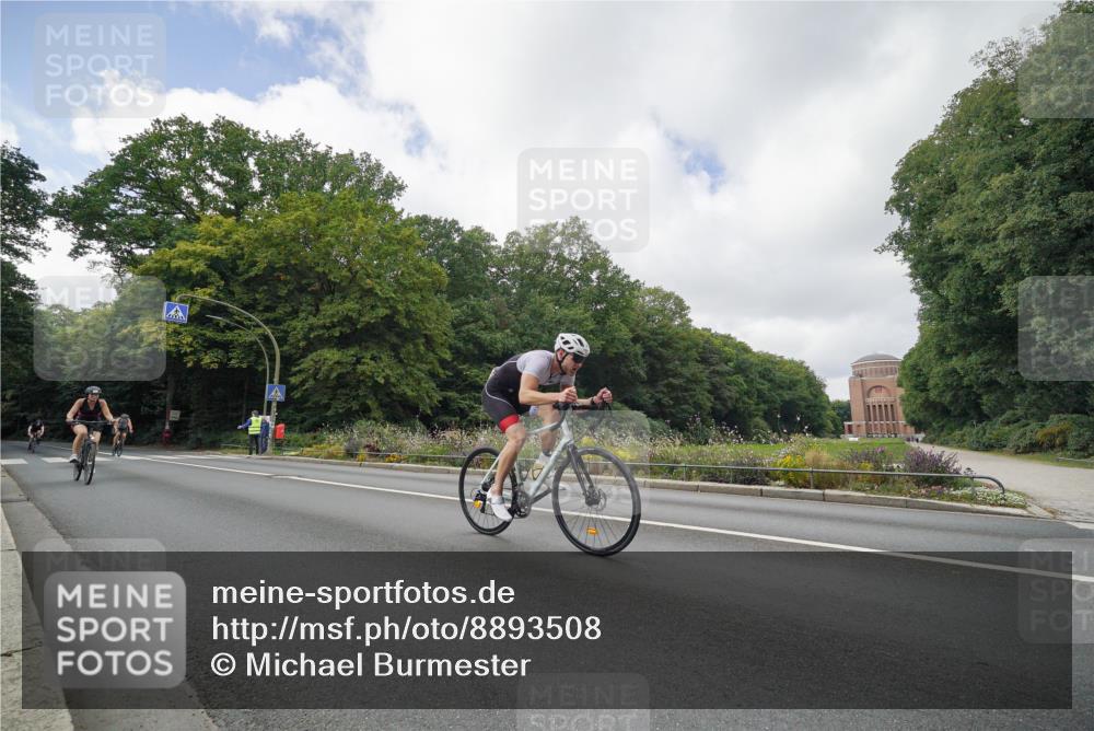 14.09.2025 - Stadtparktriathlon Michael Burmester http://msf.ph/oto/8893508 14.09.2025 11:53:15 Radfahren 946, 1017, 1039, 1047, 1064, 1085, 1125 meine-sportfotos.de