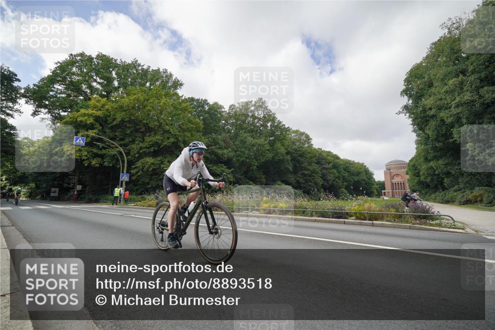 14.09.2025 - Stadtparktriathlon Michael Burmester http://msf.ph/oto/8893518 14.09.2025 11:53:39 Radfahren 981, 995, 1062, 1063 meine-sportfotos.de