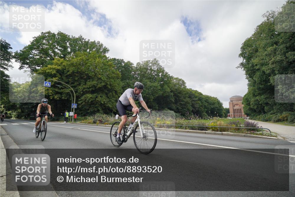 14.09.2025 - Stadtparktriathlon Michael Burmester http://msf.ph/oto/8893520 14.09.2025 11:53:45 Radfahren 995, 1031, 1062, 1063, 1069, 1086, 1099 meine-sportfotos.de