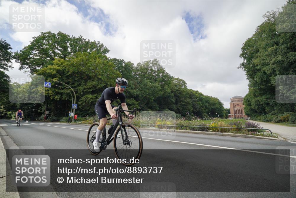 14.09.2025 - Stadtparktriathlon Michael Burmester http://msf.ph/oto/8893737 14.09.2025 11:53:52 Radfahren 995, 1031, 1046, 1069, 1086, 1099 meine-sportfotos.de