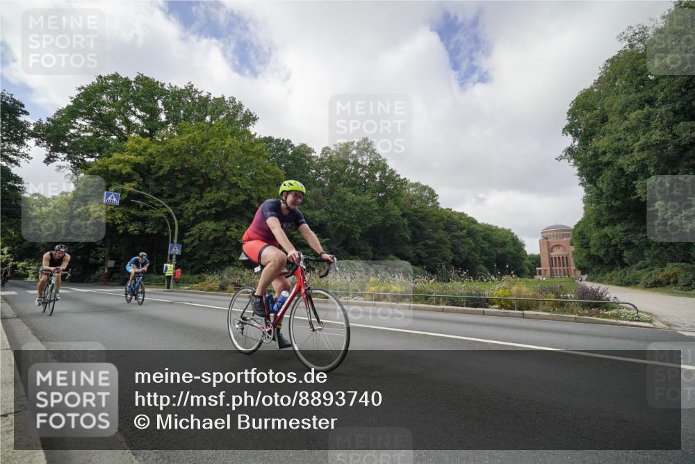 14.09.2025 - Stadtparktriathlon Michael Burmester http://msf.ph/oto/8893740 14.09.2025 11:54:01 Radfahren 975, 993, 1036, 1058, 1096, 1185 meine-sportfotos.de