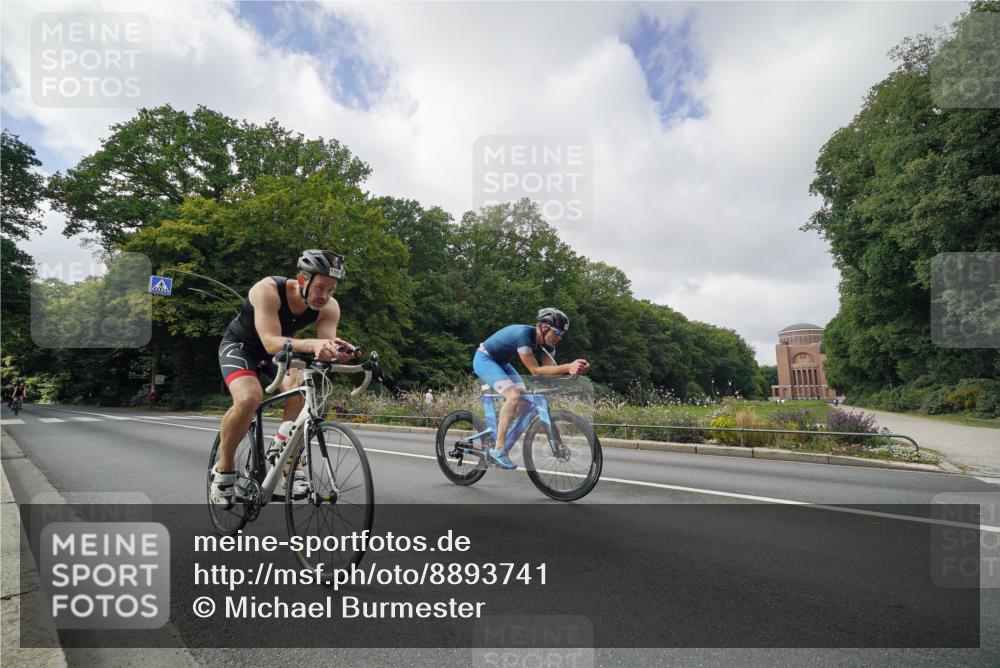 14.09.2025 - Stadtparktriathlon Michael Burmester http://msf.ph/oto/8893741 14.09.2025 11:54:02 Radfahren 975, 993, 1036, 1058, 1096, 1185 meine-sportfotos.de