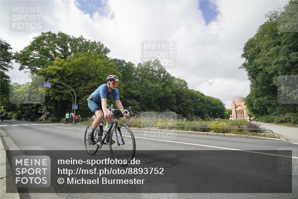 14.09.2025 - Stadtparktriathlon Michael Burmester http://msf.ph/oto/8893752 14.09.2025 11:54:31 Radfahren 1120, 1188 meine-sportfotos.de