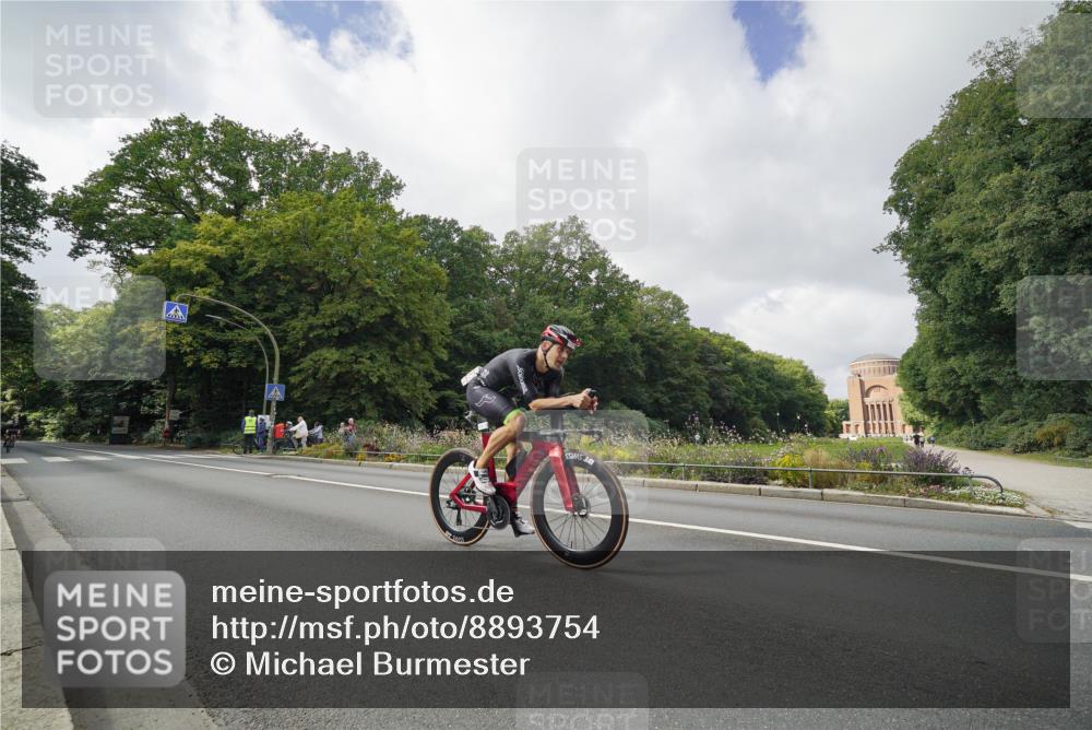 14.09.2025 - Stadtparktriathlon Michael Burmester http://msf.ph/oto/8893754 14.09.2025 11:54:36 Radfahren 1041, 1065, 1120, 1188 meine-sportfotos.de