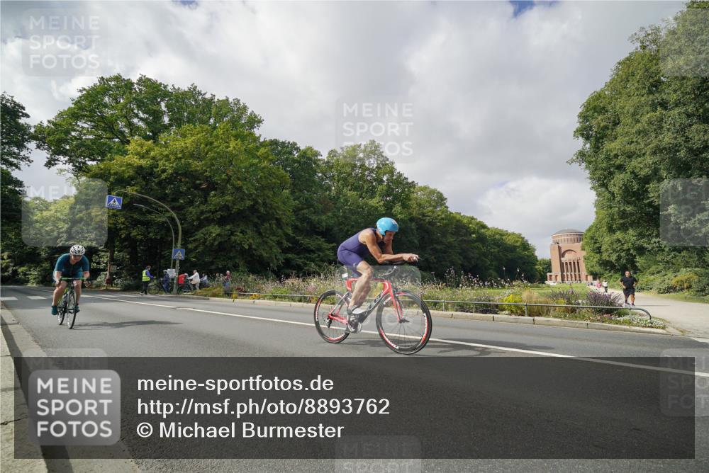 14.09.2025 - Stadtparktriathlon Michael Burmester http://msf.ph/oto/8893762 14.09.2025 11:54:59 Radfahren 939, 1035, 1073, 1095, 1162 meine-sportfotos.de