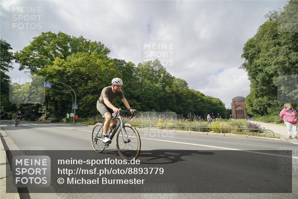 14.09.2025 - Stadtparktriathlon Michael Burmester http://msf.ph/oto/8893779 14.09.2025 11:55:47 Radfahren 984, 1056, 1164, 1173, 1174, 1194 meine-sportfotos.de