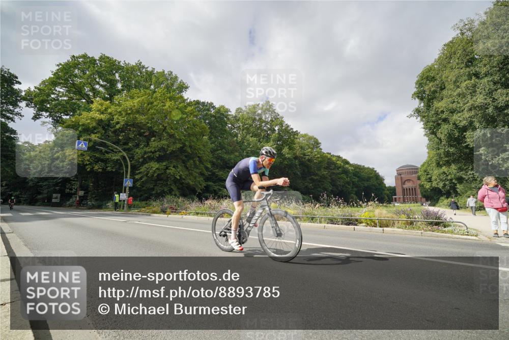 14.09.2025 - Stadtparktriathlon Michael Burmester http://msf.ph/oto/8893785 14.09.2025 11:55:59 Radfahren 937, 984, 998, 1076, 1082, 1113 meine-sportfotos.de
