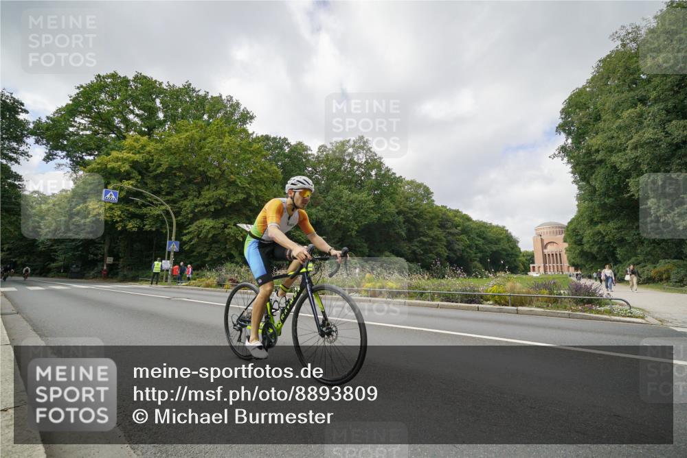 14.09.2025 - Stadtparktriathlon Michael Burmester http://msf.ph/oto/8893809 14.09.2025 11:56:48 Radfahren 927, 949, 964, 1071, 1077, 1088, 1123, 1144, 1217 meine-sportfotos.de
