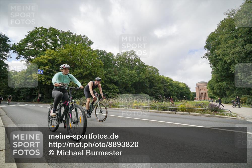 14.09.2025 - Stadtparktriathlon Michael Burmester http://msf.ph/oto/8893820 14.09.2025 11:57:08 Radfahren 952, 1016, 1050, 1129, 1146, 1189, 1205 meine-sportfotos.de