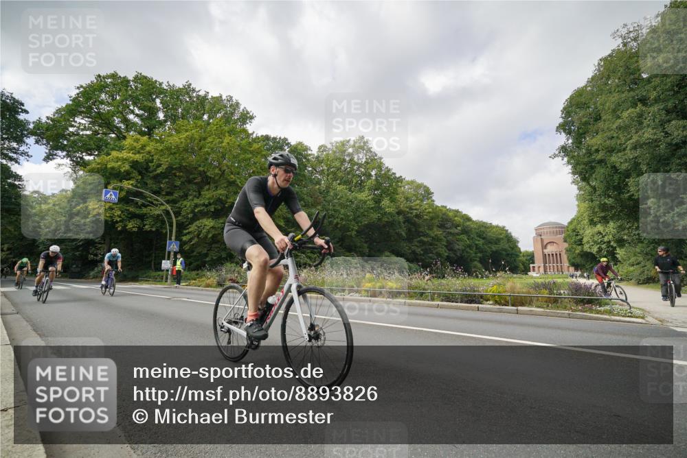 14.09.2025 - Stadtparktriathlon Michael Burmester http://msf.ph/oto/8893826 14.09.2025 11:57:16 Radfahren 952, 1050, 1124, 1132, 1147, 1203, 1205, 1211, 1212 meine-sportfotos.de