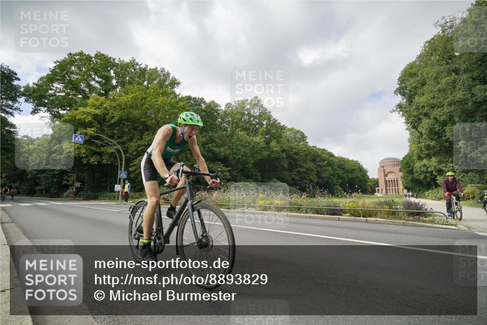 14.09.2025 - Stadtparktriathlon Michael Burmester http://msf.ph/oto/8893829 14.09.2025 11:57:18 Radfahren 952, 1124, 1132, 1147, 1203, 1205, 1211, 1212 meine-sportfotos.de