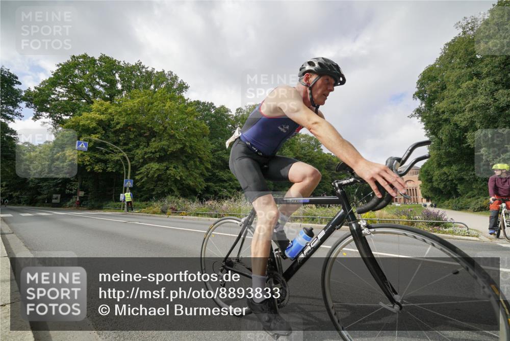 14.09.2025 - Stadtparktriathlon Michael Burmester http://msf.ph/oto/8893833 14.09.2025 11:57:24 Radfahren 1026, 1075, 1103, 1124, 1132, 1139, 1147, 1212 meine-sportfotos.de