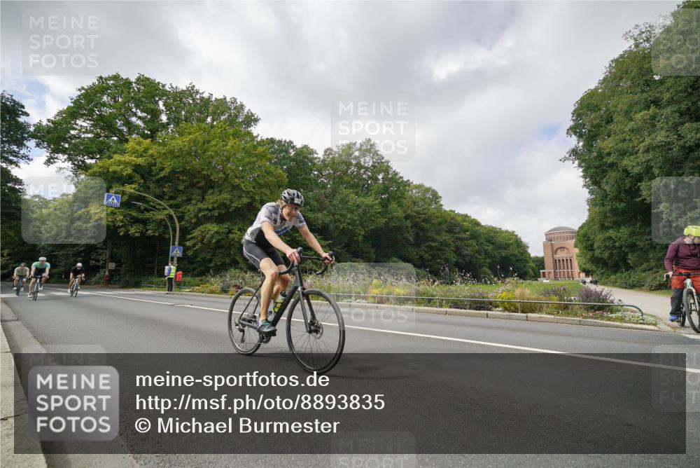 14.09.2025 - Stadtparktriathlon Michael Burmester http://msf.ph/oto/8893835 14.09.2025 11:57:30 Radfahren 1026, 1061, 1075, 1103, 1124, 1139 meine-sportfotos.de