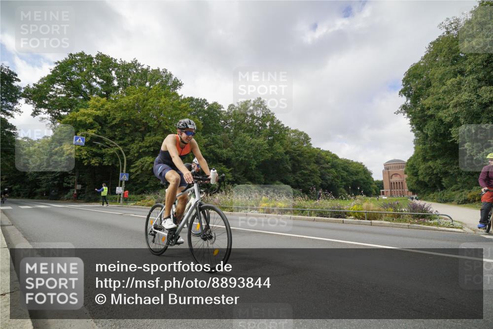 14.09.2025 - Stadtparktriathlon Michael Burmester http://msf.ph/oto/8893844 14.09.2025 11:57:45 Radfahren 966, 1027, 1084, 1109, 1199 meine-sportfotos.de