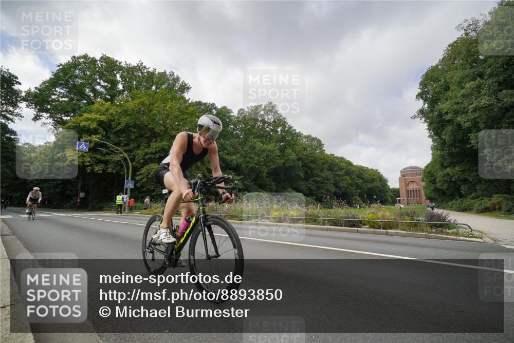 14.09.2025 - Stadtparktriathlon Michael Burmester http://msf.ph/oto/8893850 14.09.2025 11:58:09 Radfahren 1001, 1002, 1040, 1043, 1080, 1112 meine-sportfotos.de