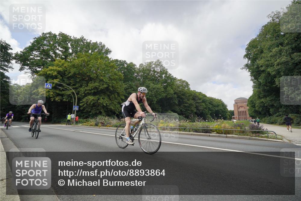 14.09.2025 - Stadtparktriathlon Michael Burmester http://msf.ph/oto/8893864 14.09.2025 11:58:35 Radfahren 972, 1059, 1097, 1098, 1128, 1193 meine-sportfotos.de