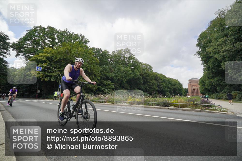 14.09.2025 - Stadtparktriathlon Michael Burmester http://msf.ph/oto/8893865 14.09.2025 11:58:36 Radfahren 972, 1059, 1097, 1098, 1102, 1128, 1156, 1193 meine-sportfotos.de