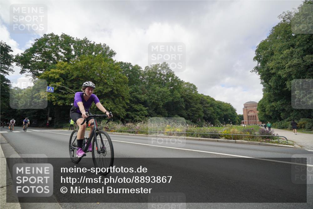 14.09.2025 - Stadtparktriathlon Michael Burmester http://msf.ph/oto/8893867 14.09.2025 11:58:38 Radfahren 972, 1059, 1066, 1097, 1102, 1128, 1156, 1193 meine-sportfotos.de