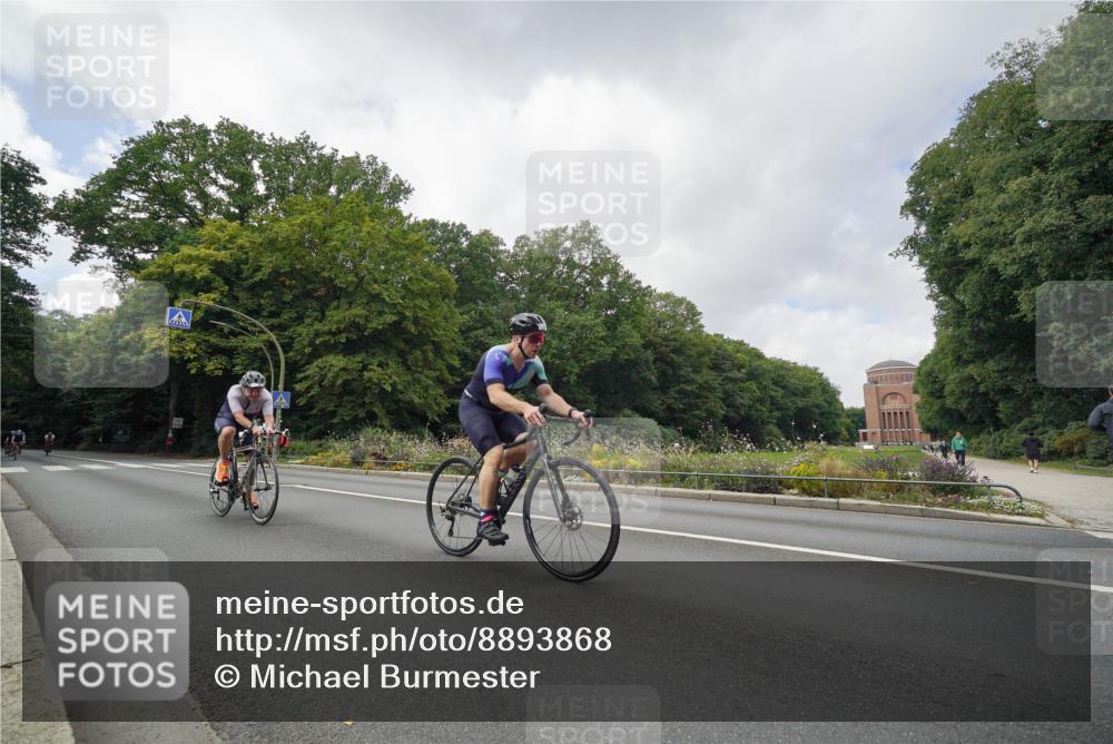 14.09.2025 - Stadtparktriathlon Michael Burmester http://msf.ph/oto/8893868 14.09.2025 11:58:40 Radfahren 972, 1059, 1066, 1097, 1102, 1128, 1156, 1193 meine-sportfotos.de
